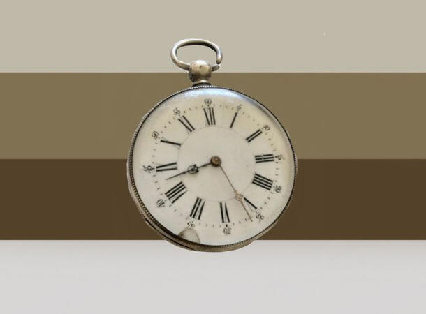 Antiquegender is when your gender in itself feels antique, or you feel a connection to antique objects and settings.